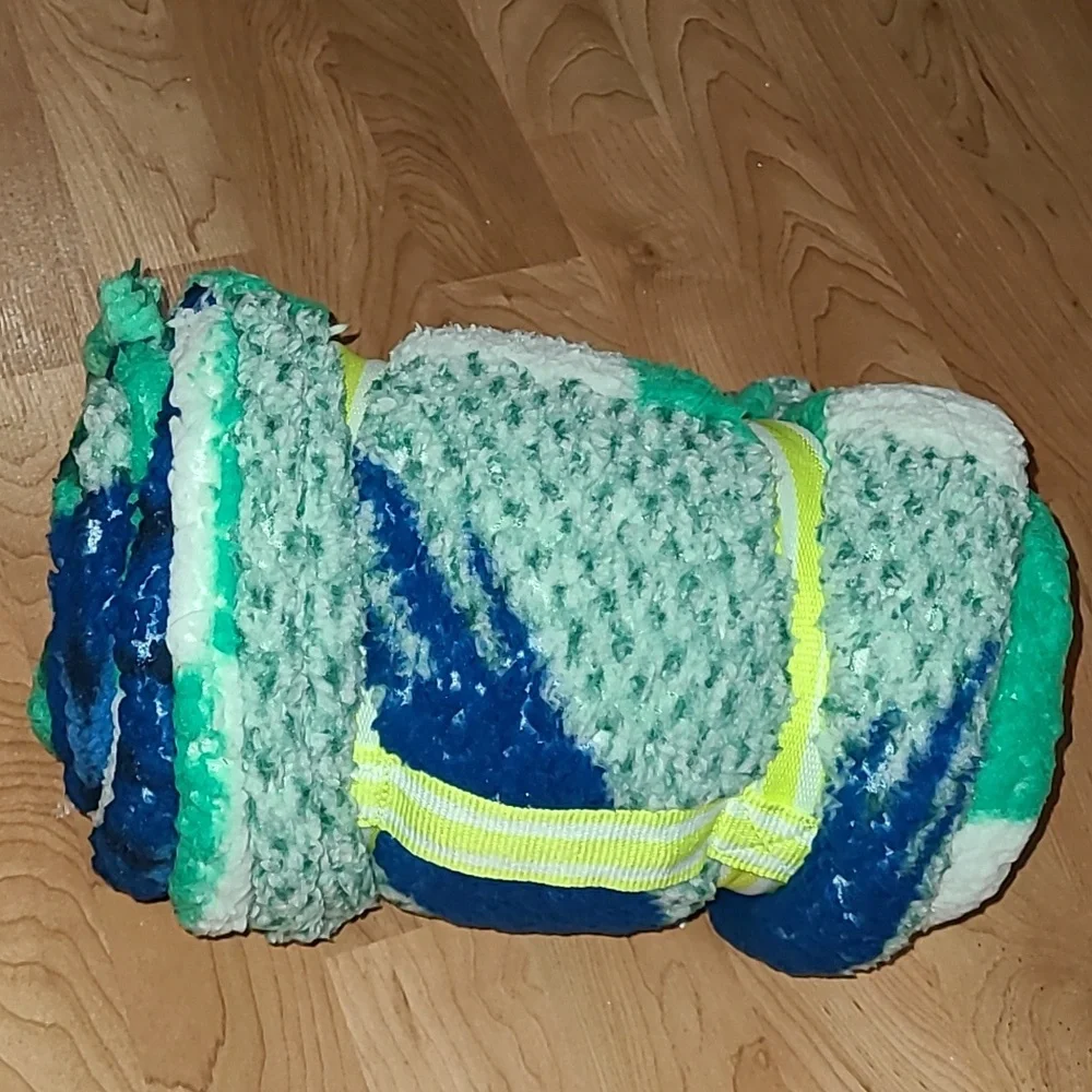 American Eagle Outfitters‎ Blanket NWT NEW WITH TAG